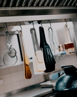 CHRISTIN <br> BÜTTNER