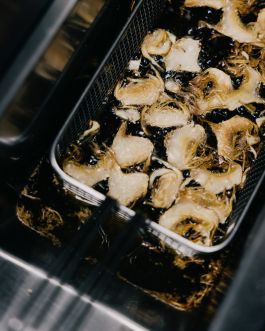 CHRISTIN <br> BÜTTNER