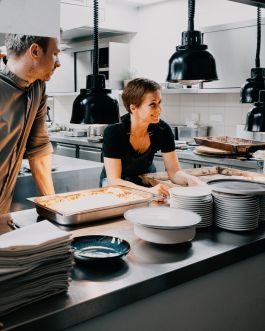 CHRISTIN <br> BÜTTNER