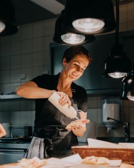 CHRISTIN <br> BÜTTNER