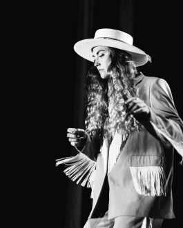 CHRISTIN <br> BÜTTNER