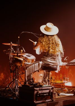 CHRISTIN <br> BÜTTNER