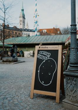 CHRISTIN <br> BÜTTNER