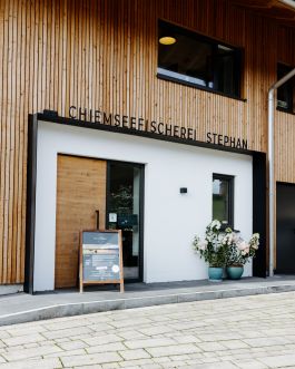 CHRISTIN <br> BÜTTNER