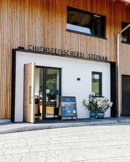 CHRISTIN <br> BÜTTNER