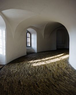 CHRISTIN <br> BÜTTNER