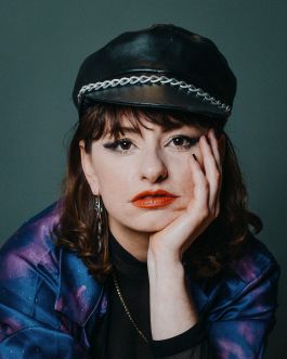 CHRISTIN <br> BÜTTNER