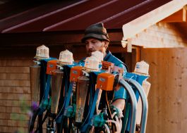 CHRISTIN <br> BÜTTNER