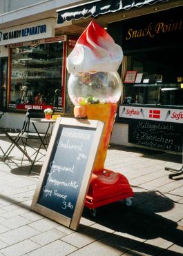 CHRISTIN <br> BÜTTNER