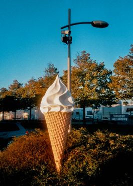 CHRISTIN <br> BÜTTNER