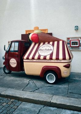 CHRISTIN <br> BÜTTNER