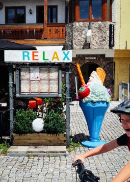 CHRISTIN <br> BÜTTNER