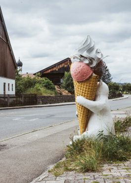 CHRISTIN <br> BÜTTNER