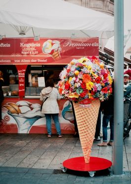 CHRISTIN <br> BÜTTNER