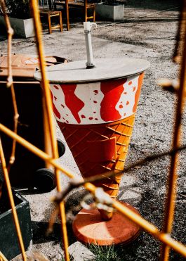 CHRISTIN <br> BÜTTNER