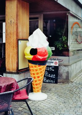 CHRISTIN <br> BÜTTNER