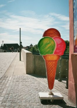 CHRISTIN <br> BÜTTNER