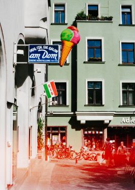 CHRISTIN <br> BÜTTNER