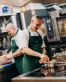 CHRISTIN <br> BÜTTNER