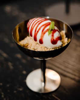 CHRISTIN <br> BÜTTNER