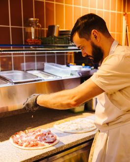 CHRISTIN <br> BÜTTNER