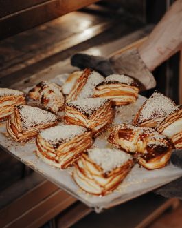 CHRISTIN <br> BÜTTNER