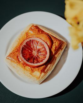 CHRISTIN <br> BÜTTNER