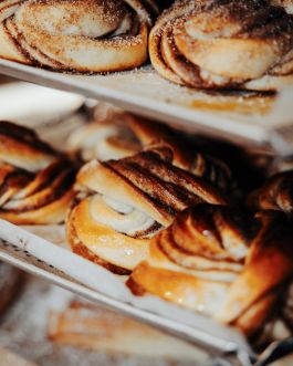 CHRISTIN <br> BÜTTNER