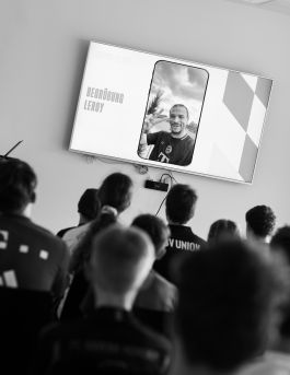 CHRISTIN <br> BÜTTNER