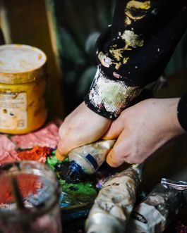 CHRISTIN <br> BÜTTNER