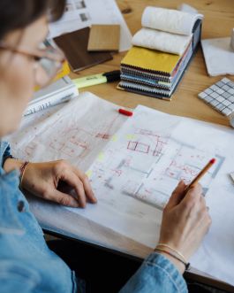 CHRISTIN <br> BÜTTNER